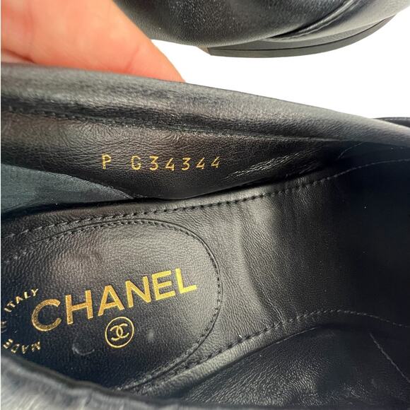 Chanel 2019 Lambskin Quilted Elastic CC Moccasin Loafers - Picture 15 of 16